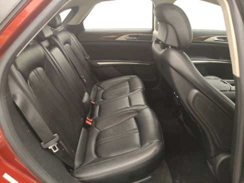 Used 2016 Lincoln MKZ FWD image 19