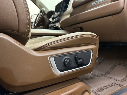 Used 2019 RAM 1500 Laramie image 27