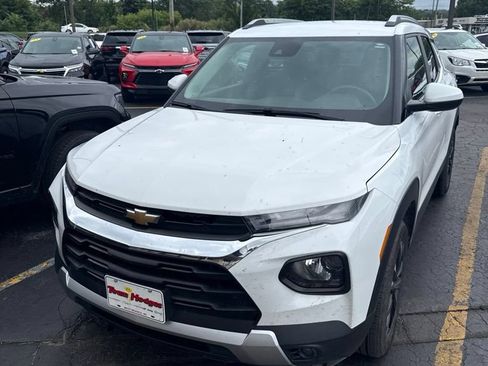 Used 2021 Chevrolet TrailBlazer LT w/ Convenience Package FWD image 4