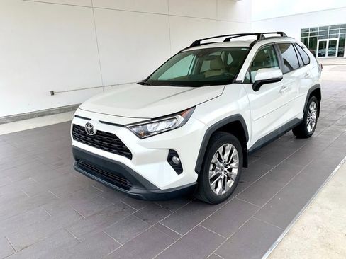 Used 2021 Toyota RAV4 XLE Premium image 1