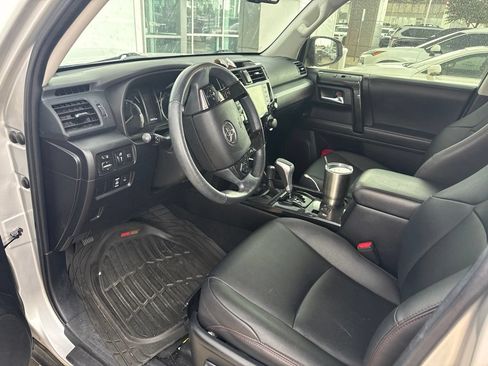 Used 2022 Toyota 4Runner TRD Off-Road Premium w/ Moonroof Package AWD/4WD image 6