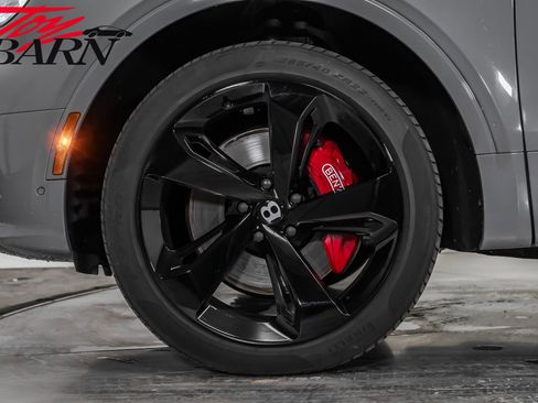 Used 2022 Bentley Bentayga image 16