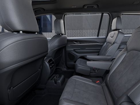 New 2026 Jeep Grand Cherokee L 4WD image 23