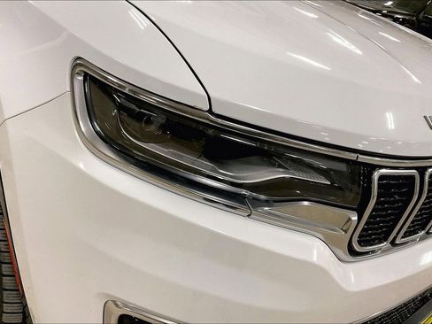 Used 2024 Jeep Wagoneer Series II w/ Flexible Seating Group image 27