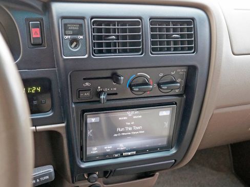 Used 2000 Toyota Tacoma 2WD Xtracab V6 image 20