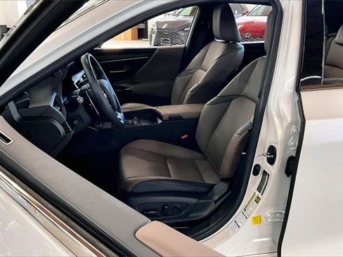 Certified 2023 Lexus ES 250 w/ Premium Package image 21