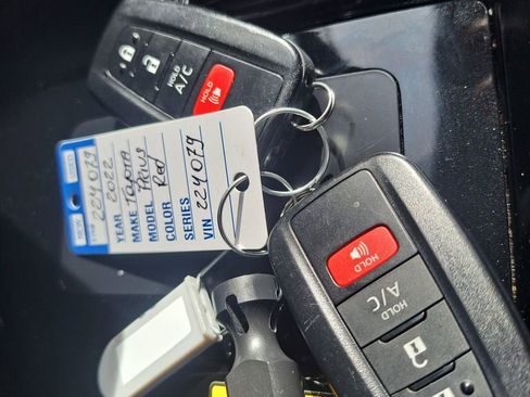 Used 2022 Toyota Prius Prime XLE image 36