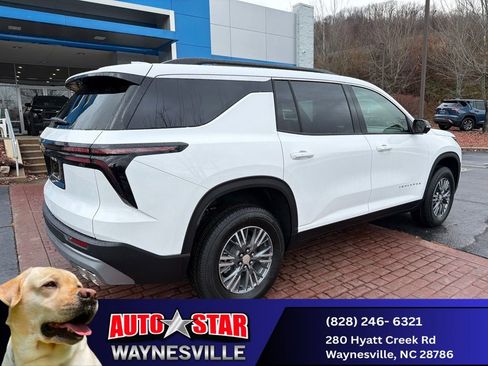 New 2026 Chevrolet Traverse LT w/ Driver Confidence Package image 3