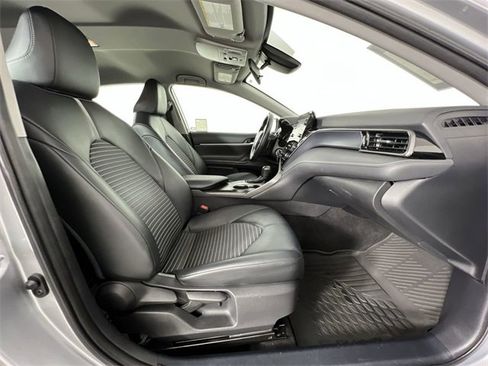 Used 2022 Toyota Camry SE image 28