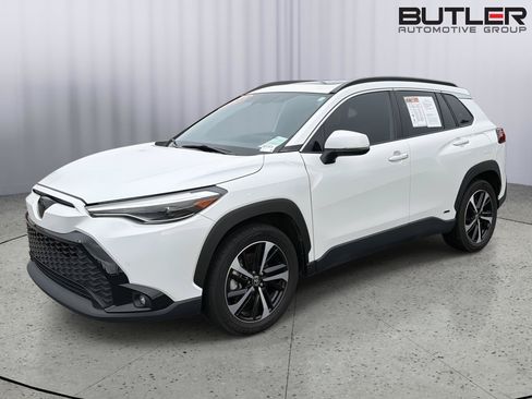 Used 2023 Toyota Corolla Cross AWD Hybrid w/ Convenience Package image 2