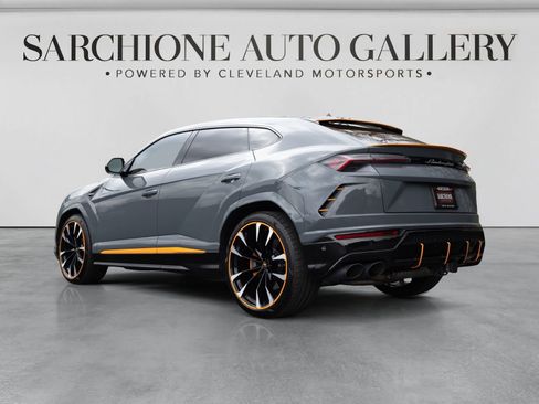 Used 2022 Lamborghini Urus AWD/4WD image 8