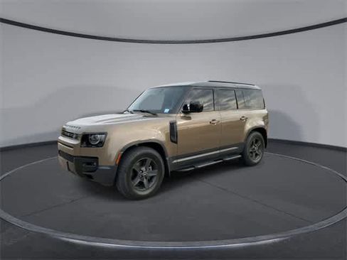 Used 2023 Land Rover Defender 110 S image 4