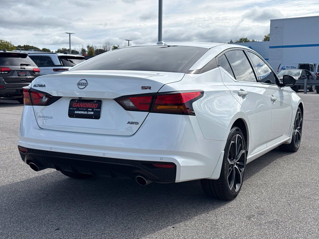 Used 2024 Nissan Altima 2.5 SR w/ SR Premium Package AWD/4WD image 32