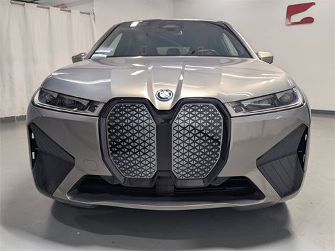 Used 2023 BMW iX xDrive50 w/ Sport Package image 25