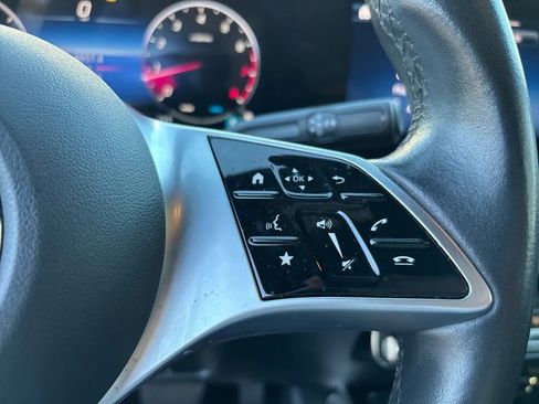 Used 2025 Mercedes-Benz GLA 250 image 17