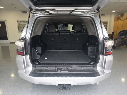 Used 2020 Toyota 4Runner Venture AWD/4WD image 7