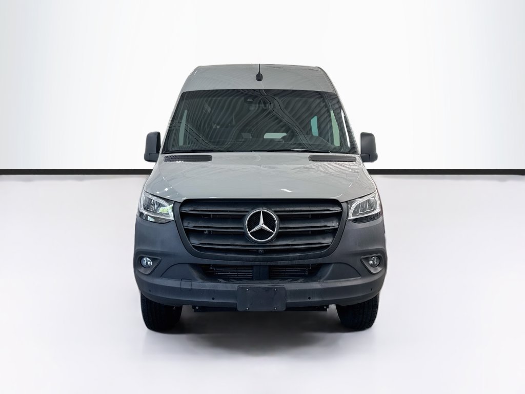 Used 2021 Mercedes-Benz Sprinter 2500 image 2