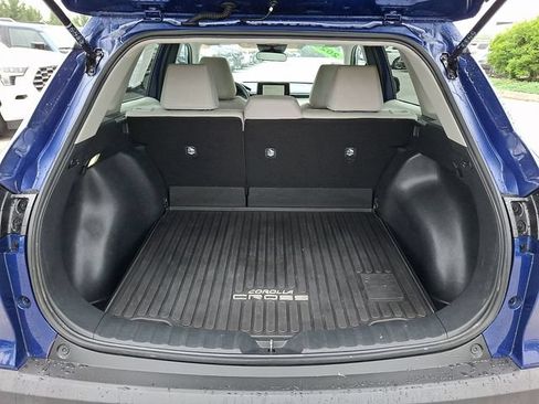 Certified 2025 Toyota Corolla Cross LE w/ Moonroof Package AWD/4WD image 29