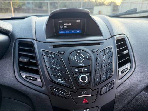 Used 2018 Ford Fiesta SE image 17