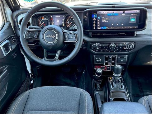 Used 2024 Jeep Wrangler Unlimited Sport AWD/4WD image 22