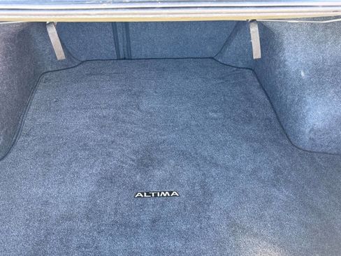 Used 2017 Nissan Altima 2.5 SR w/ Midnight Edition Package image 9