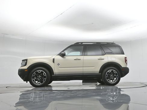 Used 2025 Ford Bronco Sport Outer Banks w/ Outer Banks Tech Package+ AWD/4WD image 8