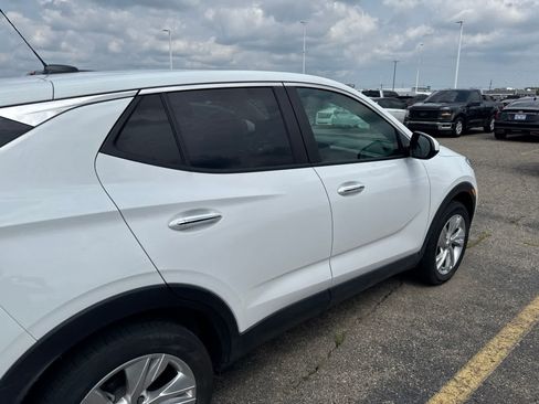 Used 2025 Buick Encore GX Preferred AWD/4WD image 12