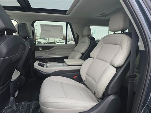 New 2026 Lincoln Navigator L Reserve AWD/4WD image 19