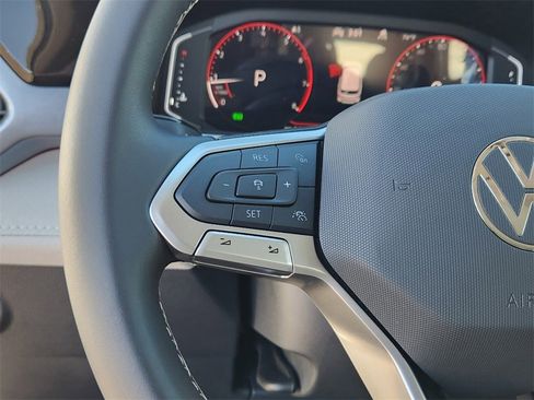 New 2025 Volkswagen Taos SEL image 9