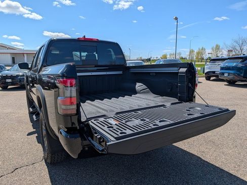 New 2026 Nissan Frontier 4x4 Crew Cab image 13