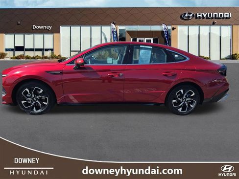 Used 2025 Hyundai Sonata SEL FWD image 2