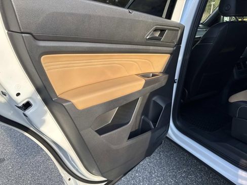 Used 2023 Volkswagen Atlas Cross Sport SEL Premium R-Line image 13