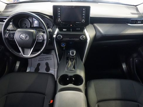 Certified 2022 Toyota Venza LE image 27