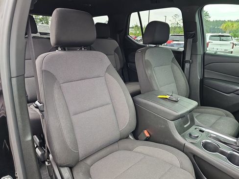 Used 2023 Chevrolet Traverse LT FWD image 14