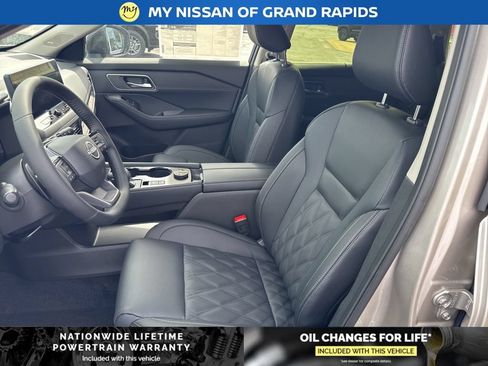 New 2026 Nissan Rogue Platinum AWD/4WD image 19