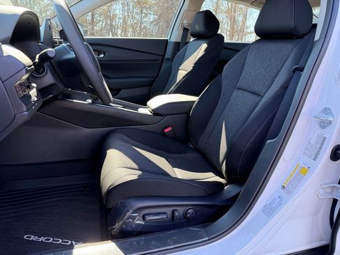 New 2025 Honda Accord SE image 16