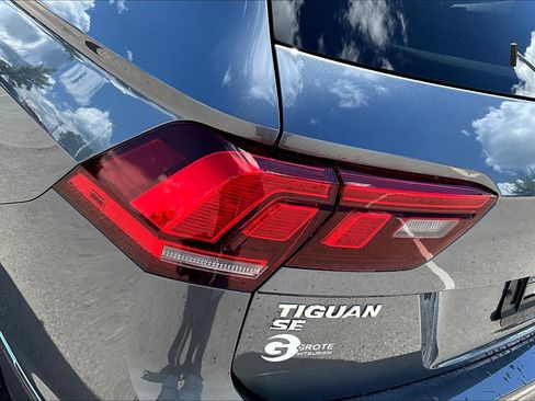 Used 2021 Volkswagen Tiguan SE image 30
