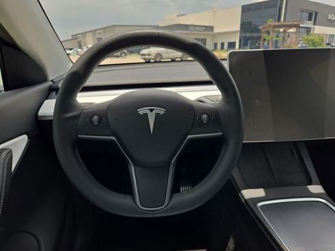 Used 2022 Tesla Model Y Long Range AWD/4WD image 20