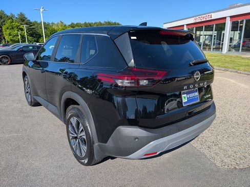 Used 2023 Nissan Rogue SV AWD/4WD image 3
