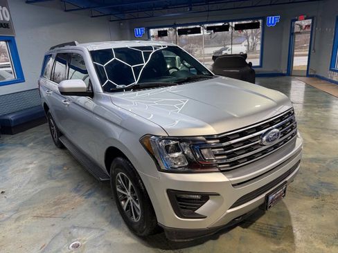 Used 2018 Ford Expedition XLT AWD/4WD image 7