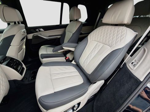 New 2027 BMW X7 xDrive40i w/ Executive Package AWD/4WD image 23