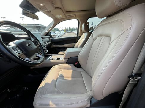 Used 2024 Ford Expedition Max Limited RWD image 30
