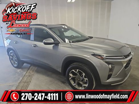 Used 2026 Chevrolet Trax LT w/ Driver Confidence Package FWD image 1