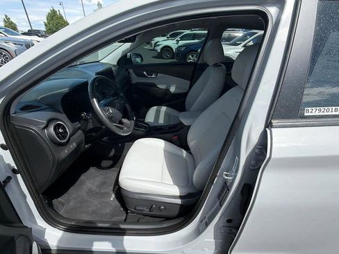 Used 2023 Hyundai Kona Limited AWD/4WD image 12