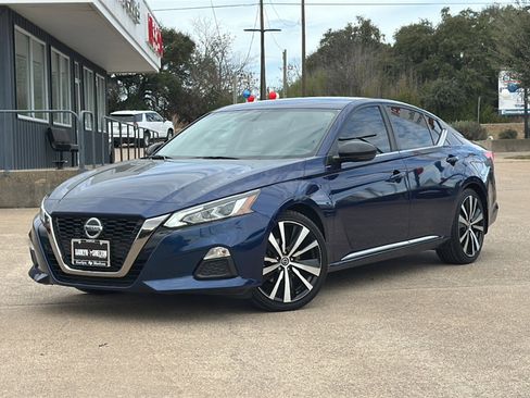 Used 2019 Nissan Altima 2.5 SR w/ SR Premium Package image 2