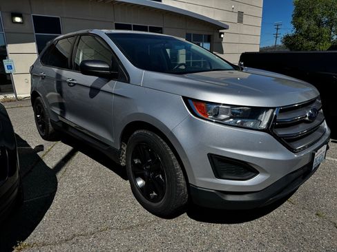 Used 2016 Ford Edge SE FWD image 3