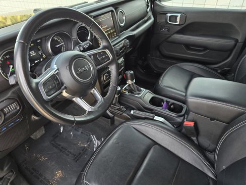 Used 2022 Jeep Wrangler Unlimited Sahara 4xe image 16