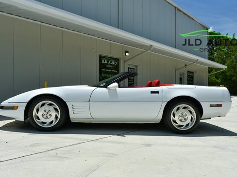 Used 1994 Chevrolet Corvette Convertible RWD image 5