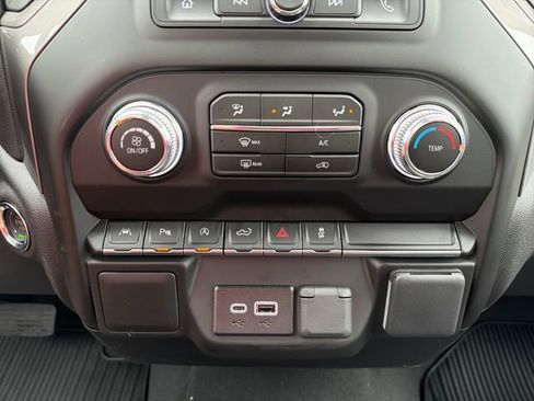 New 2026 GMC Sierra 1500 Pro AWD/4WD image 13