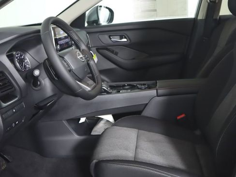 New 2026 Nissan Rogue SV w/ Cold Weather Package AWD/4WD image 11